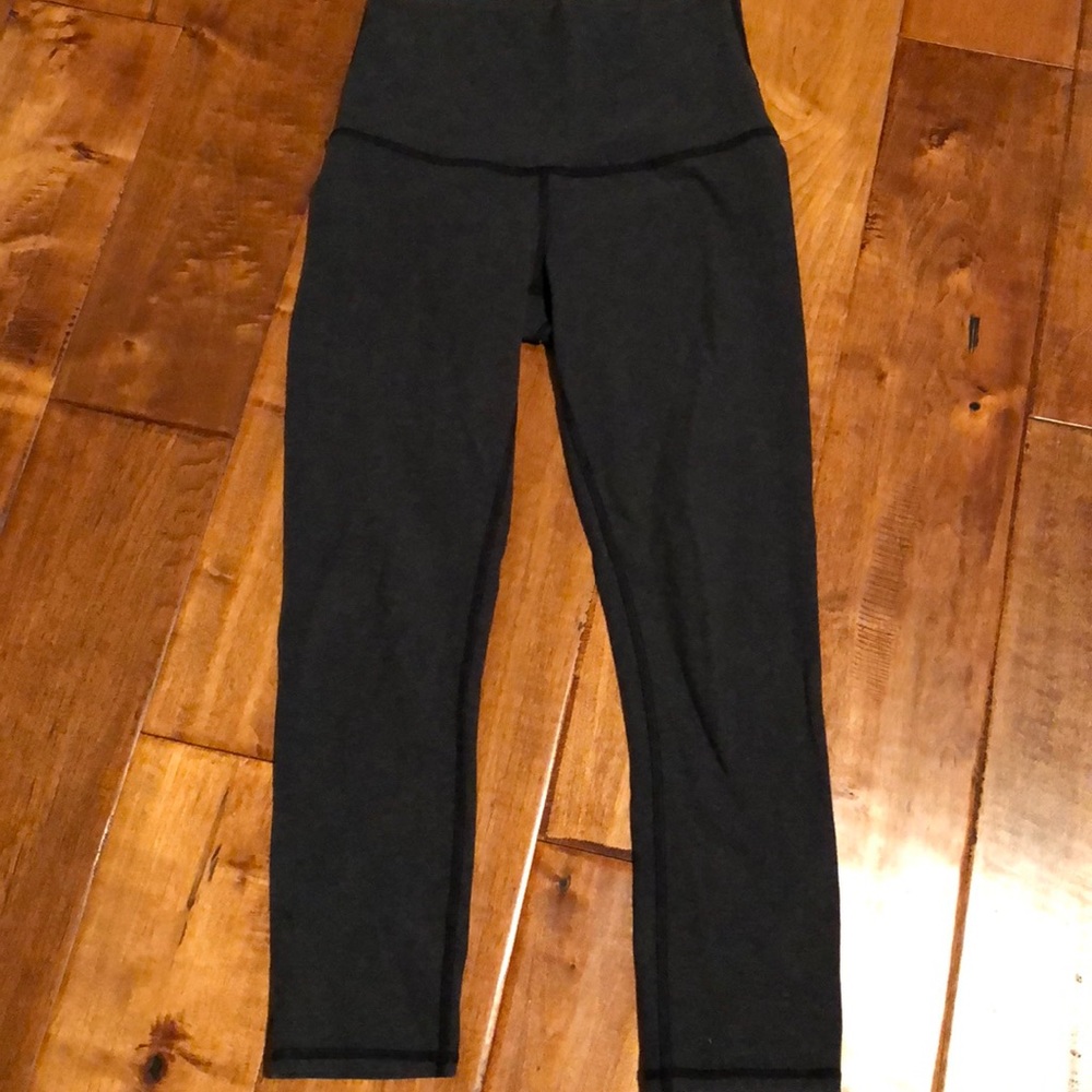 Lululemon crops
